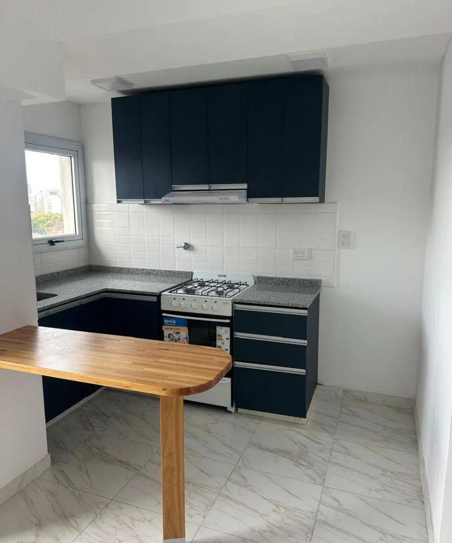 Departamento 3 Amb. a Estrenar con Cochera y 2 Balcones. 2