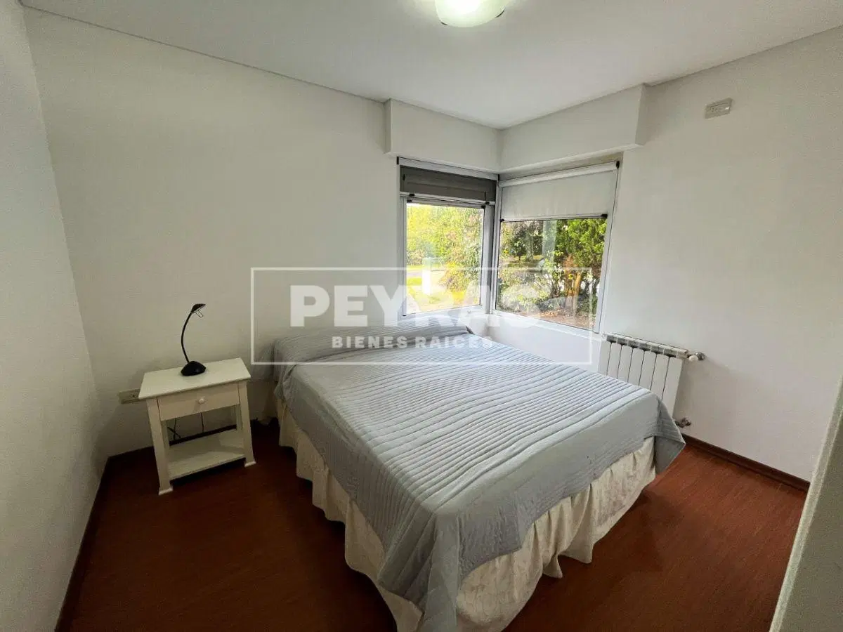 Casa 6 Ambientes, 5 Dormitorios en Club de Campo La Martona 2