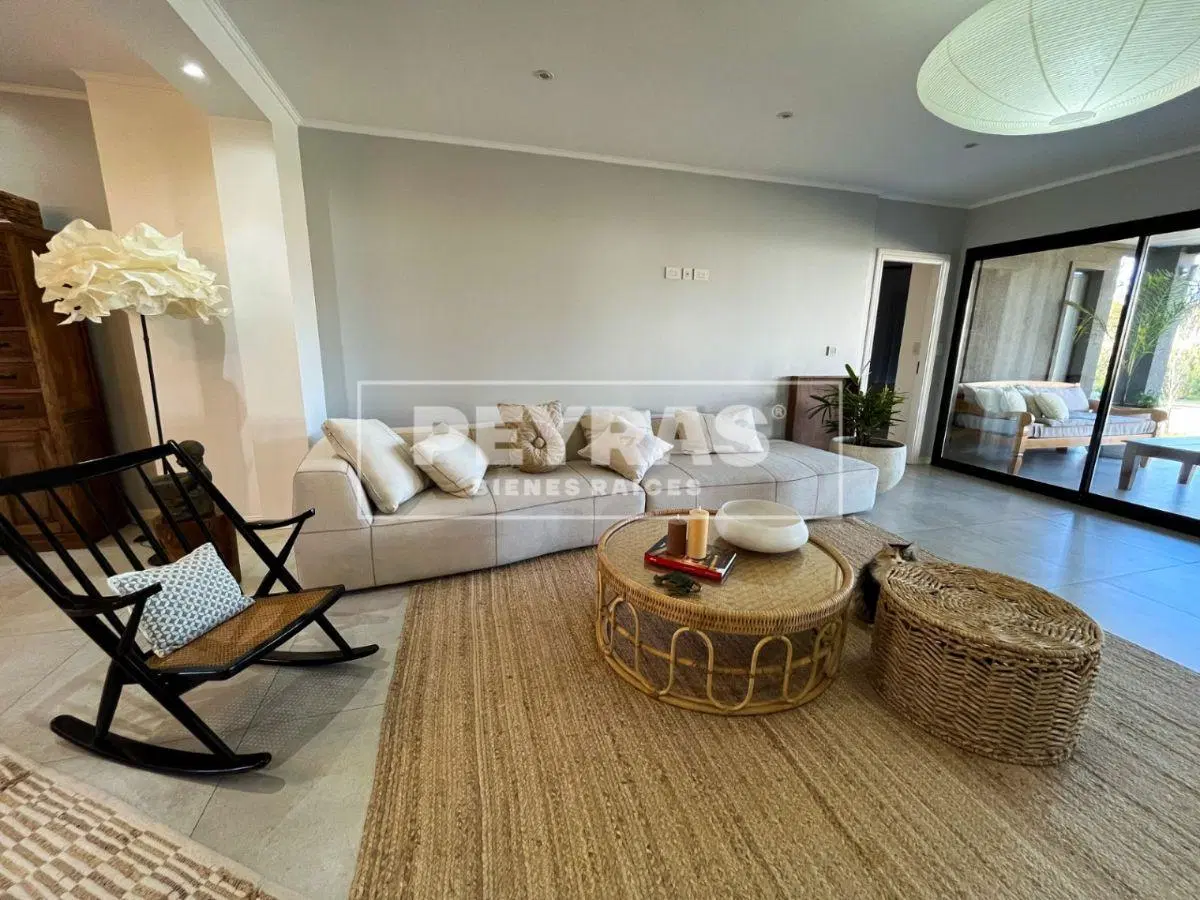 Casa de diseño en El Metejón Barrio Privado | 4 ambientes con Pileta y Parrilla 3