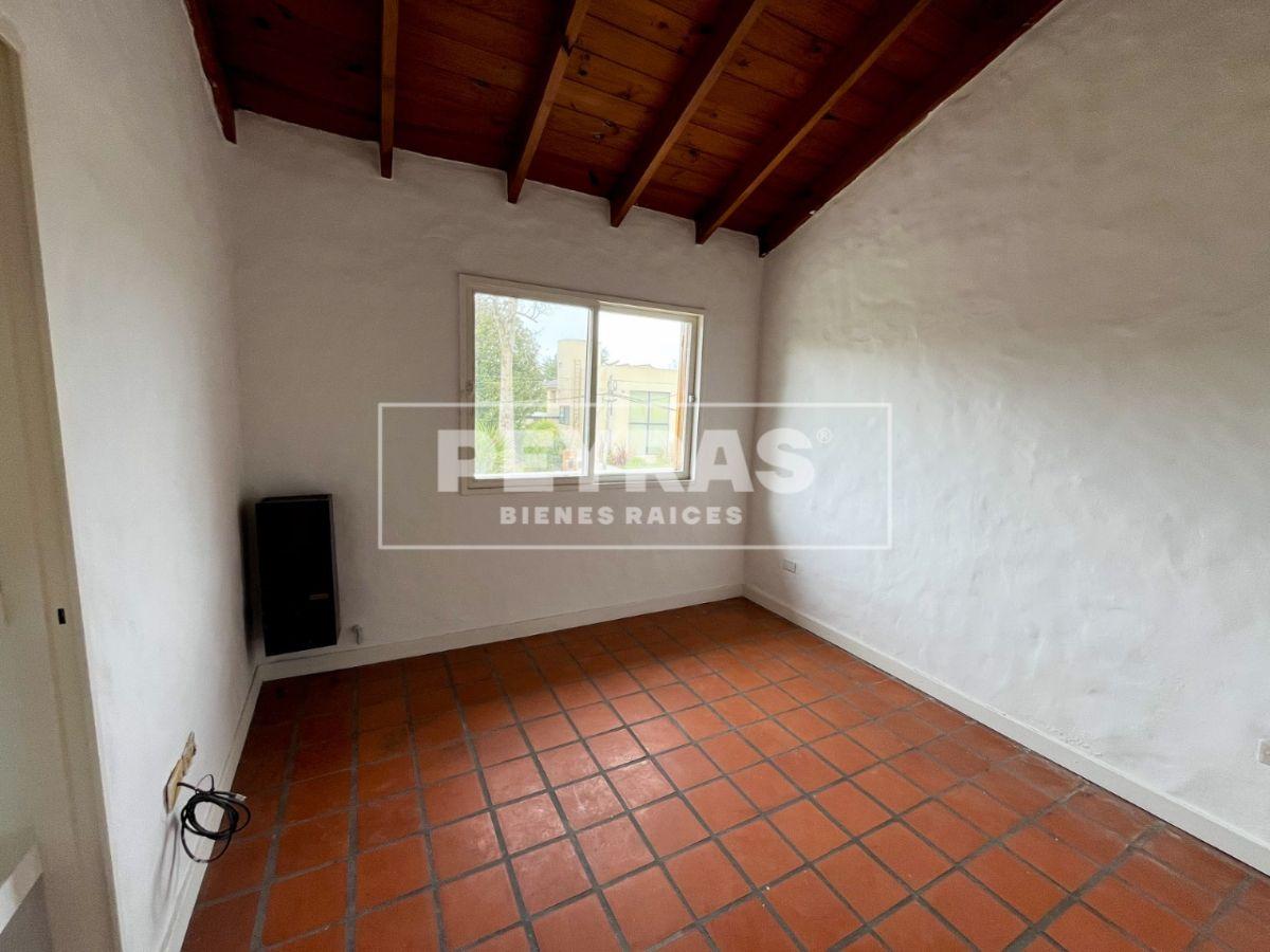 Foto de Casa de 5 Ambientes con Pileta y Parrilla en La Martona (Casco Viejo), imagen 3