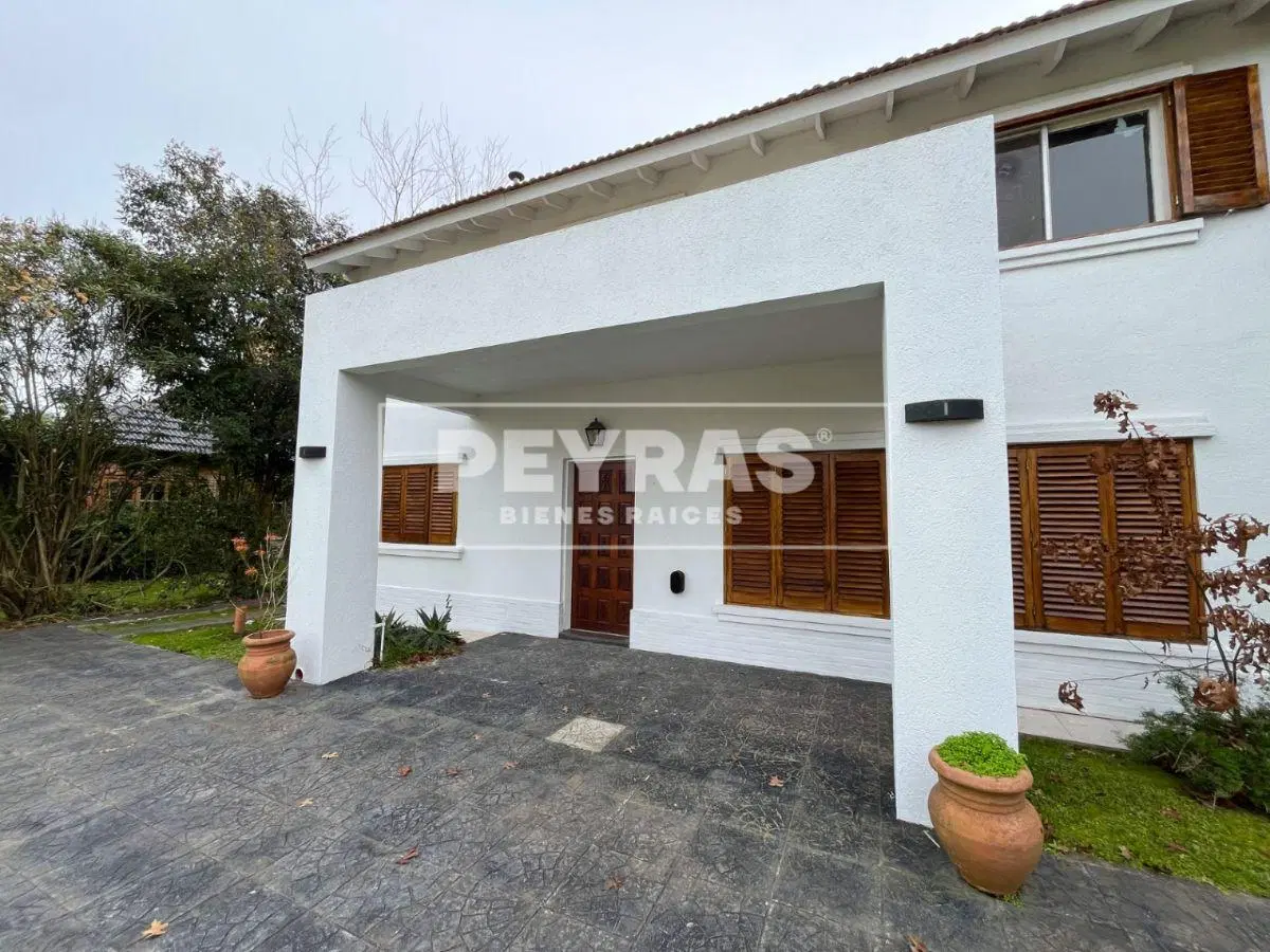 Casa de 5 Ambientes con Pileta y Parrilla en La Martona (Casco Viejo) 5