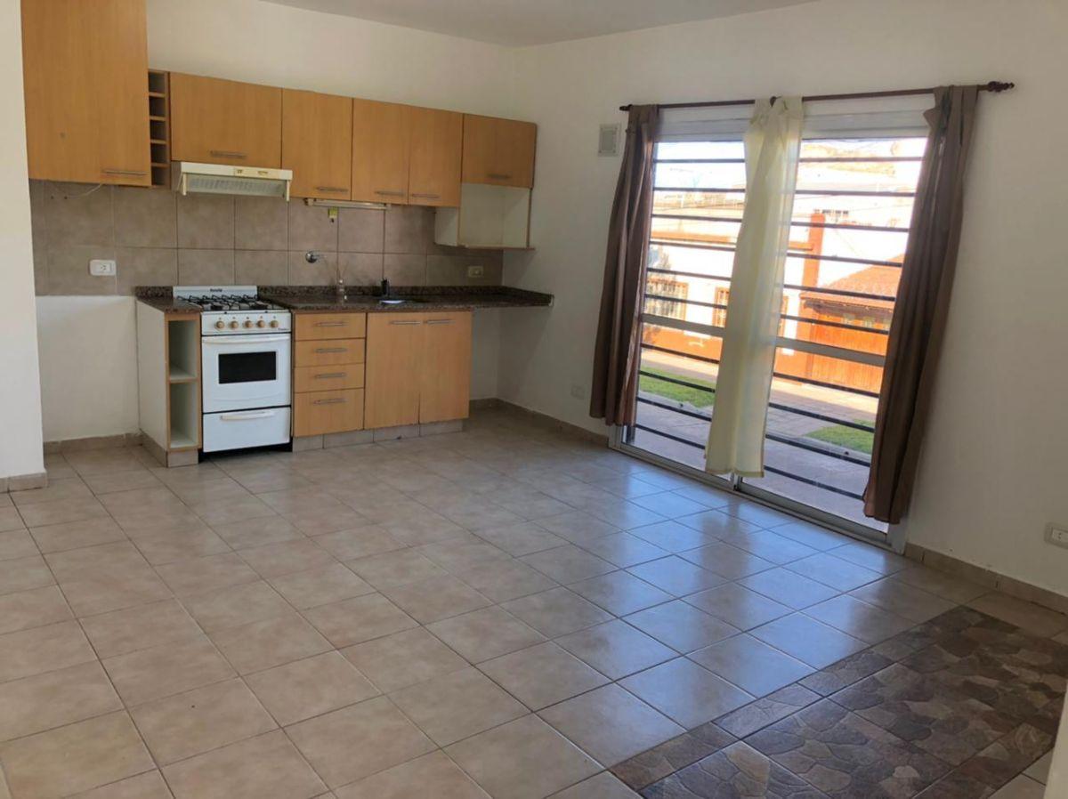 Foto de Departamento en alquiler en Lanús Este, imagen 1