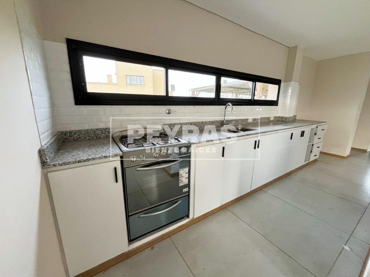 Foto de Casa a Estrenar - Club de Campo La Martona - 3 Dormitorios - Pileta, imagen 2