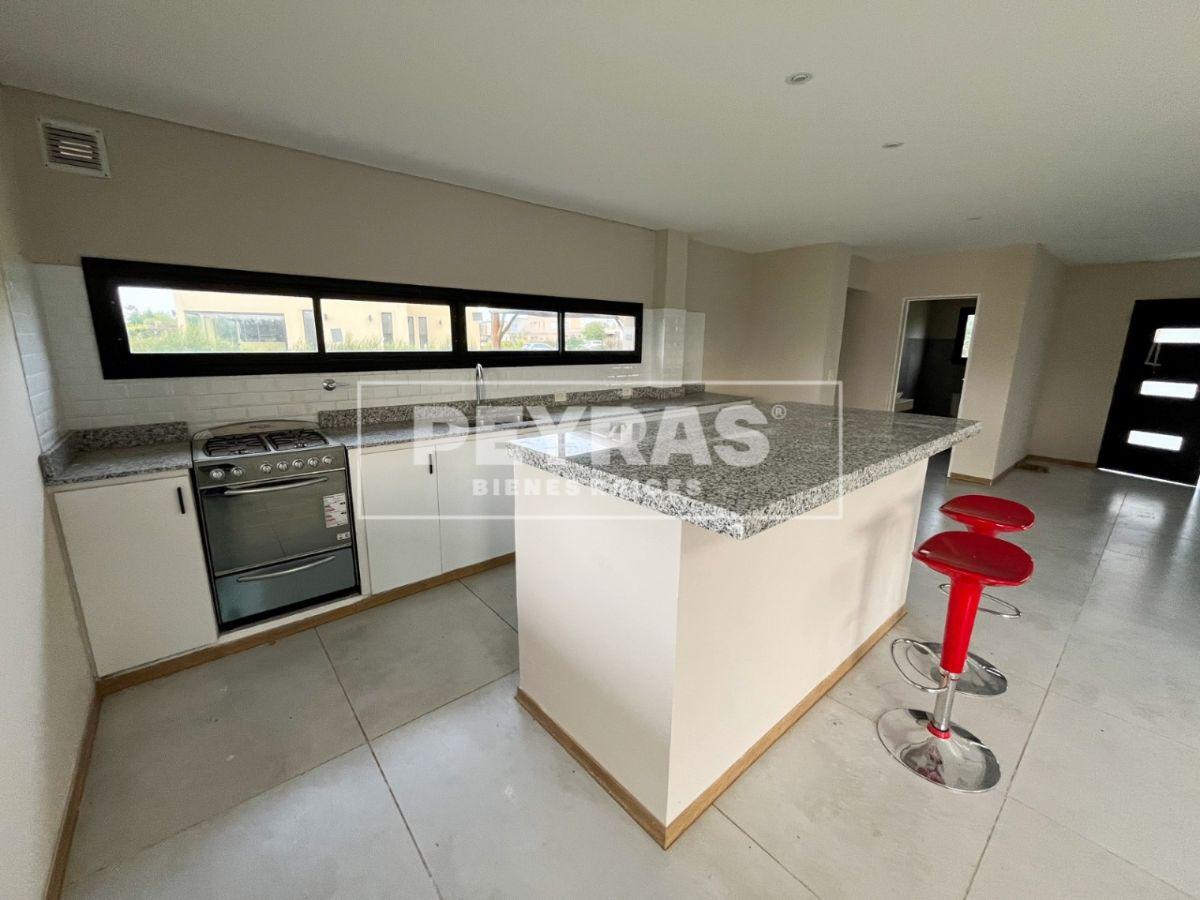 Foto de Casa a Estrenar - Club de Campo La Martona - 3 Dormitorios - Pileta, imagen 3