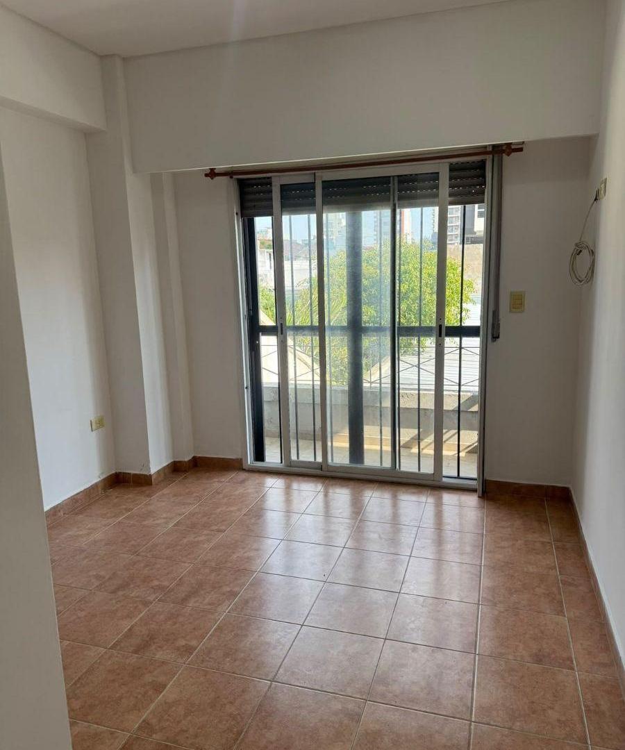 Foto de Departamento en alquiler c/ cochera en Lanús Este, imagen 3