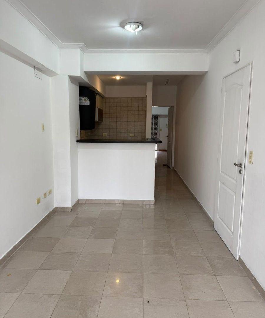 Foto de Departamento en alquiler c/ cochera en Lanús Este, imagen 1