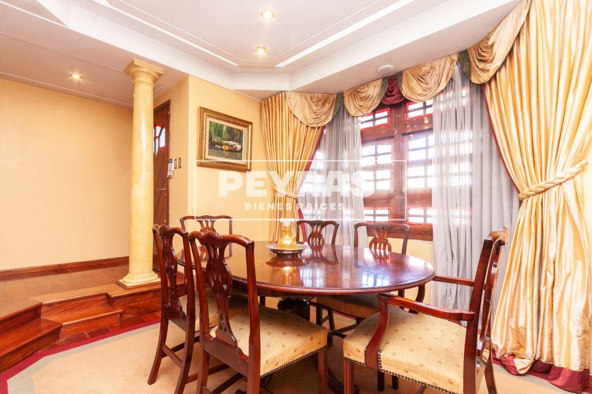 Foto de Única Casa tipo Chalet en Lanús Este. 4 Ambientes. Materiales de Primer, imagen 1