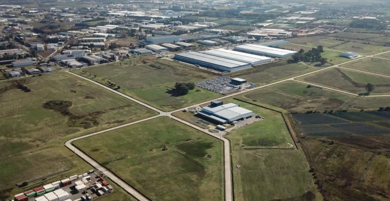 TERRENO  EN PLAZA INDUSTRIAL PILAR 4