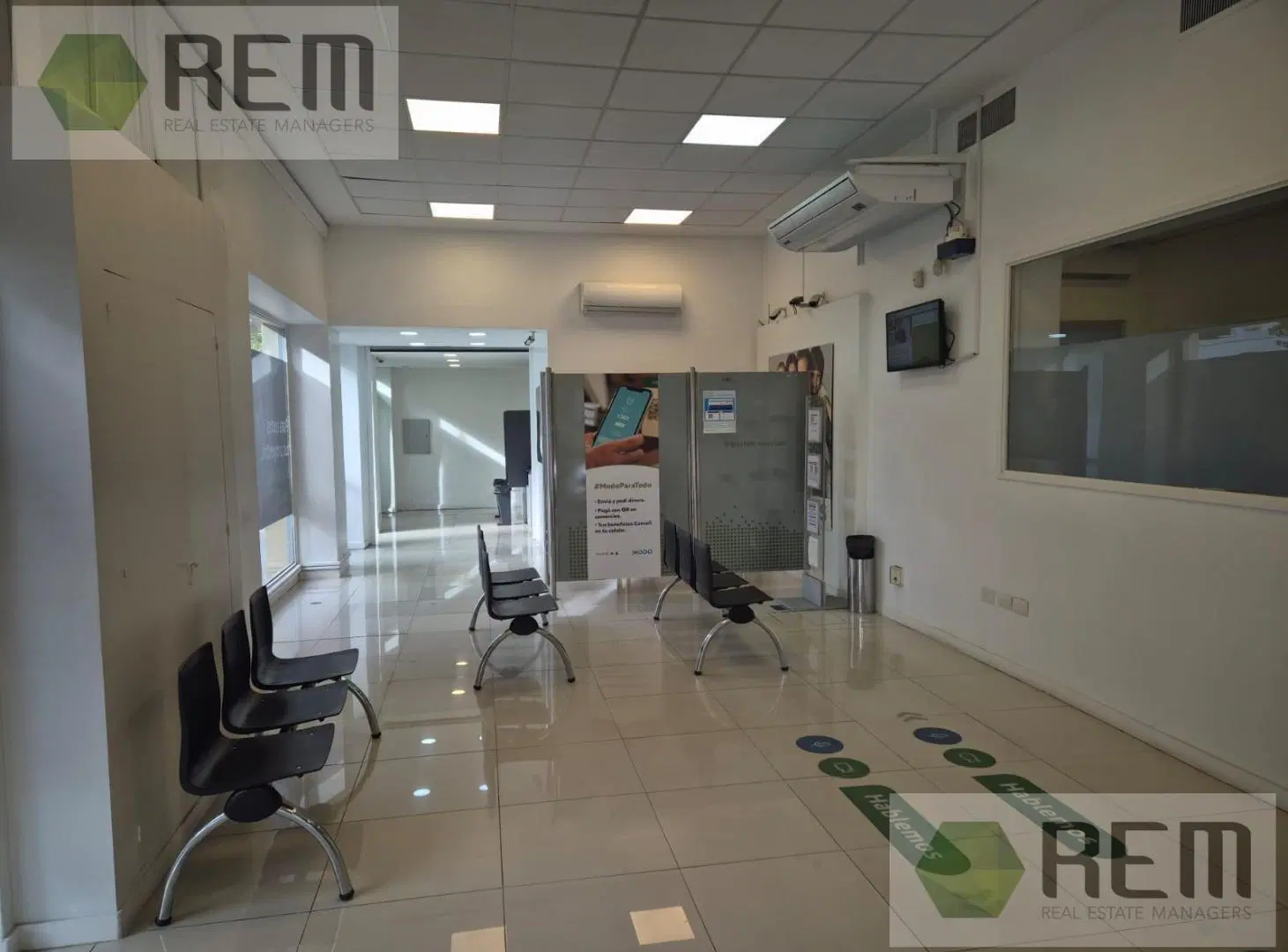 Esquina en Pleno Foco Comercial de San Isidro 2