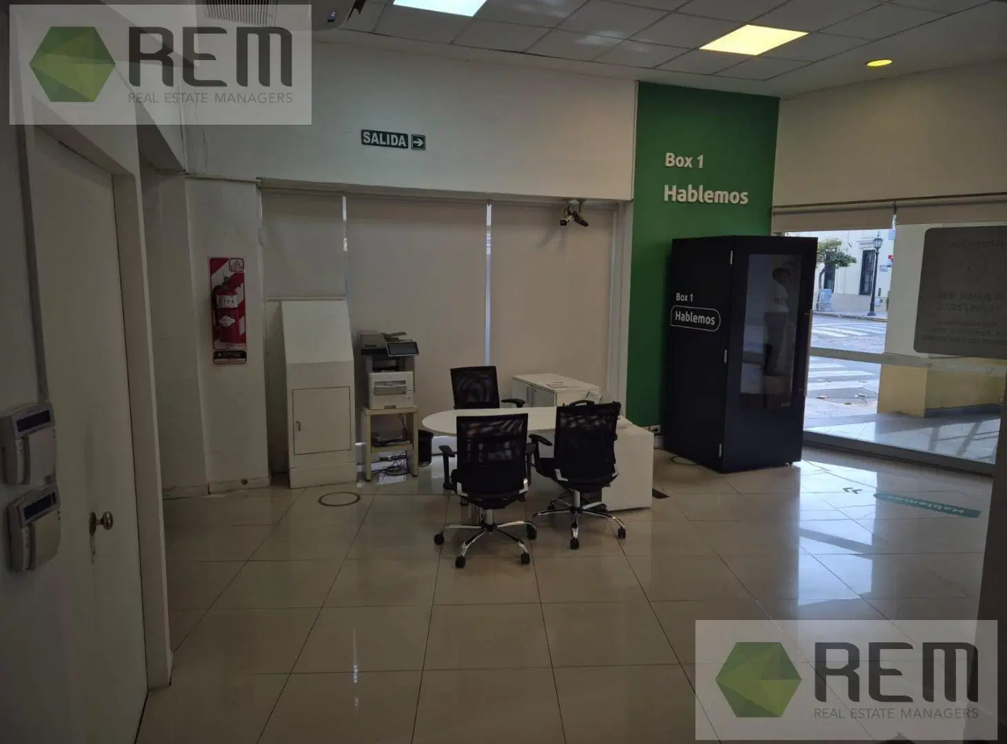 Esquina en Pleno Foco Comercial de San Isidro 3