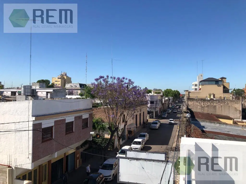 Local en pleno centro de Lujan 8