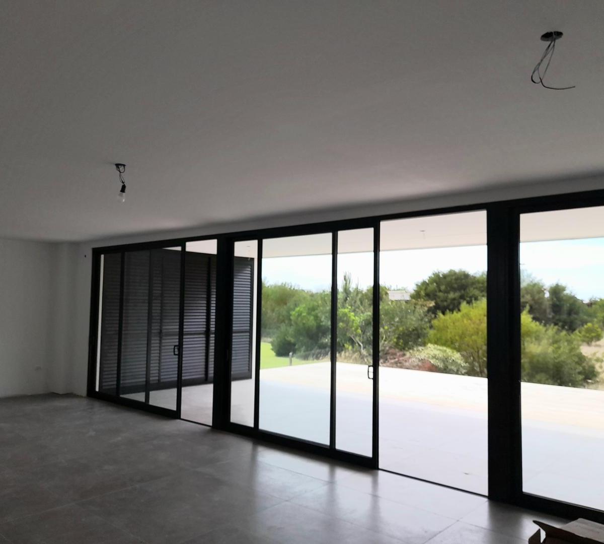 Costa Esmeralda. Diseño Moderno. Casa a Estrenar 1