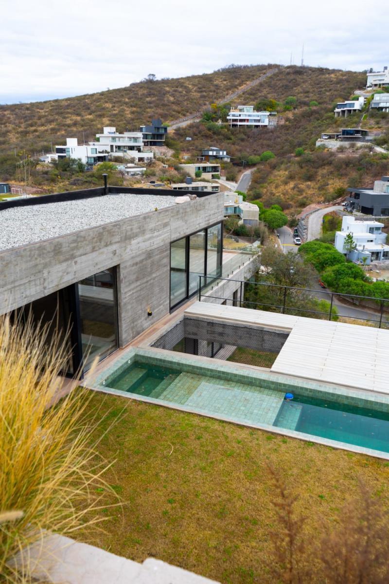 Venta Propiedad de Categoria Ubicada en Country La Cuesta Villa Residencial, La Calera 3