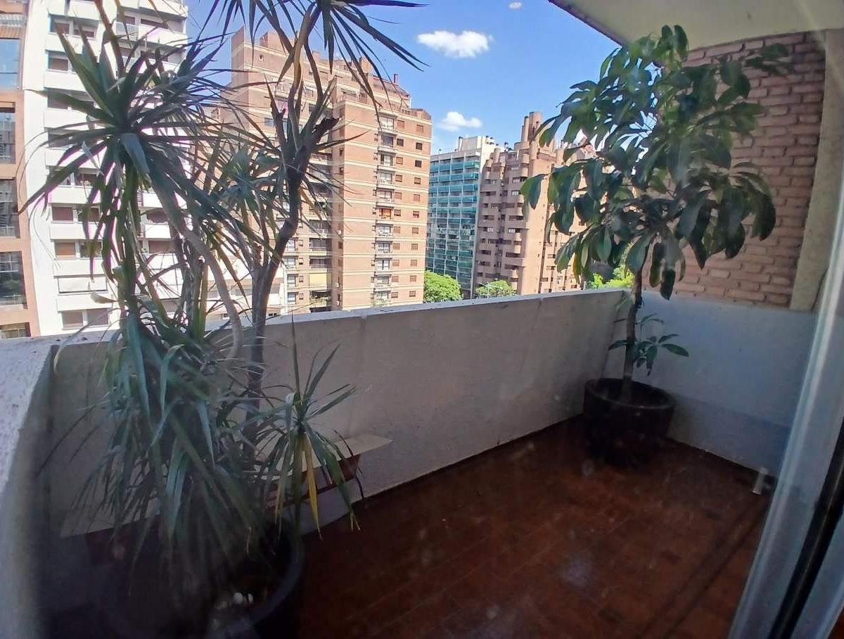 Venta Departamento Semipiso de Categoria con Cochera Propia Sobre Cañada 1