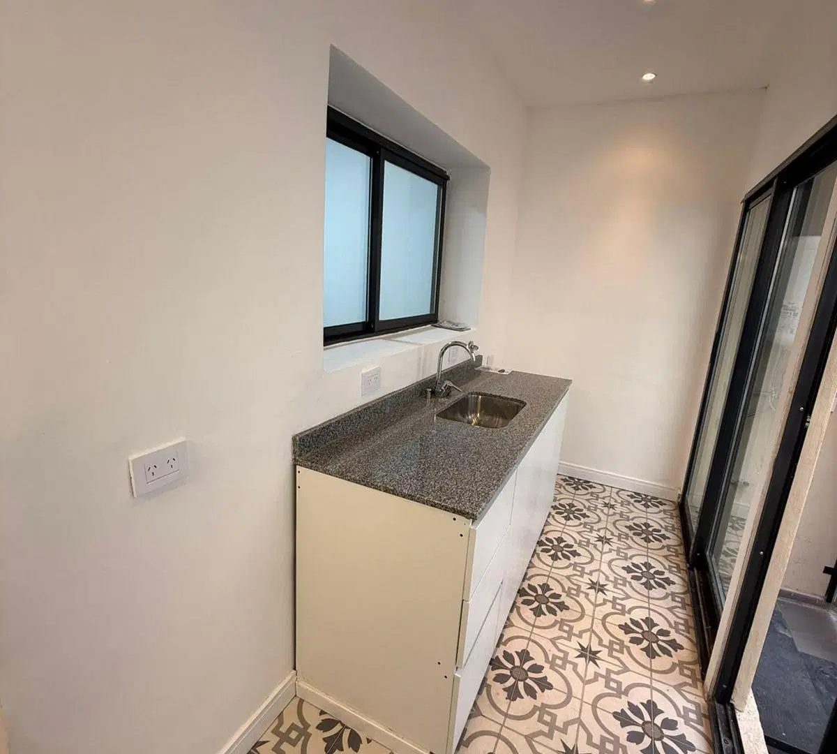 ALQUILER DPTO 2 DORM CON TERRAZA PROPIA Y SIN EXPENSAS - A TRES CUADRAS DE PLAZA ESPAÑA 4