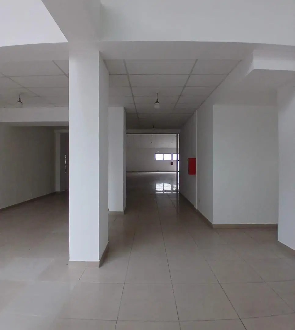 Alquiler de GRAN LOCAL de 550m2 - B Centro 3