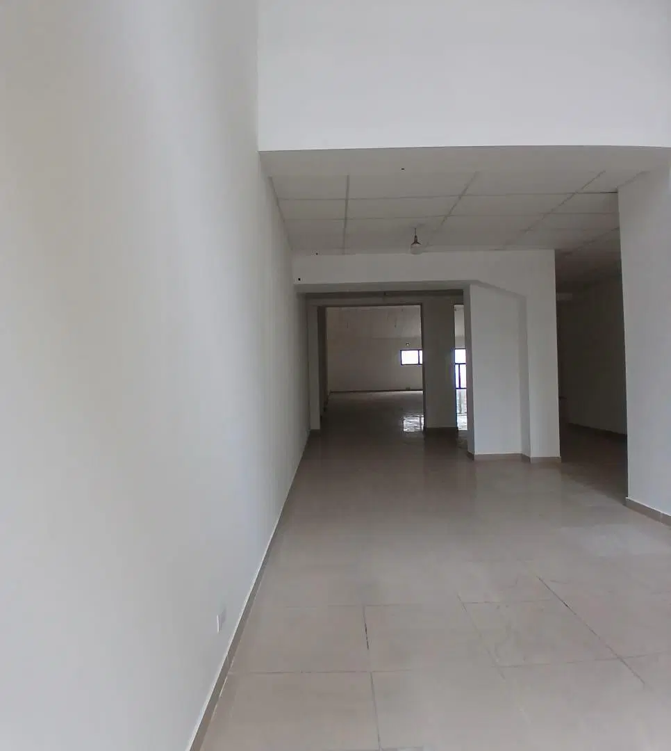 Alquiler de GRAN LOCAL de 550m2 - B Centro 4