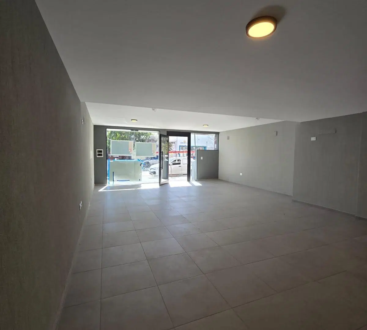 Local en venta - A estrenar - En b Gral. Paz. 3