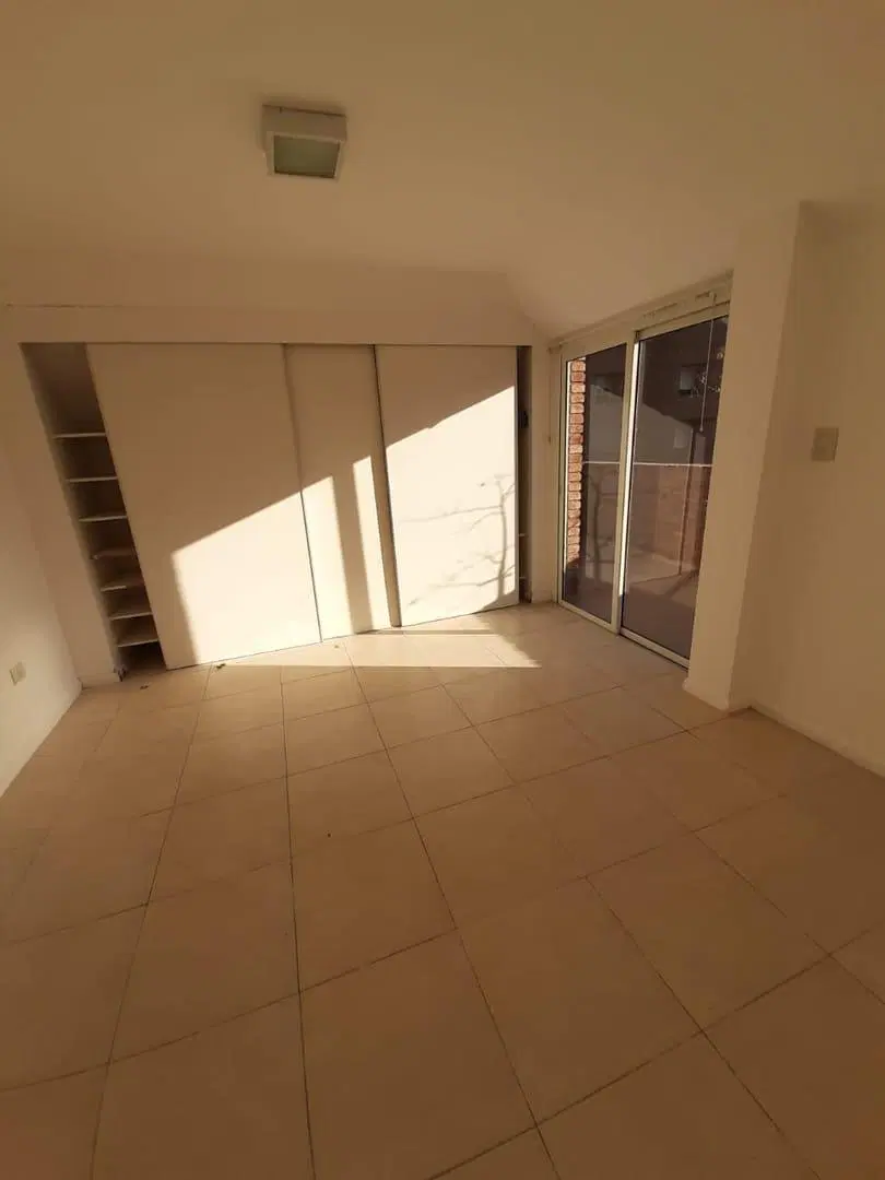 ALQUILER DUPLEX 1 DORM MAS ESCRITORIO - A MTRS DE CIUDAD UNIVERSITARIA 4