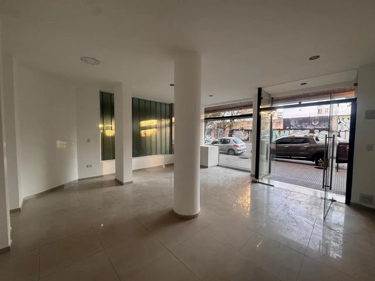 VENTA LOCAL 40m2 PROPIOS BARRIO GENERAL PAZ 5