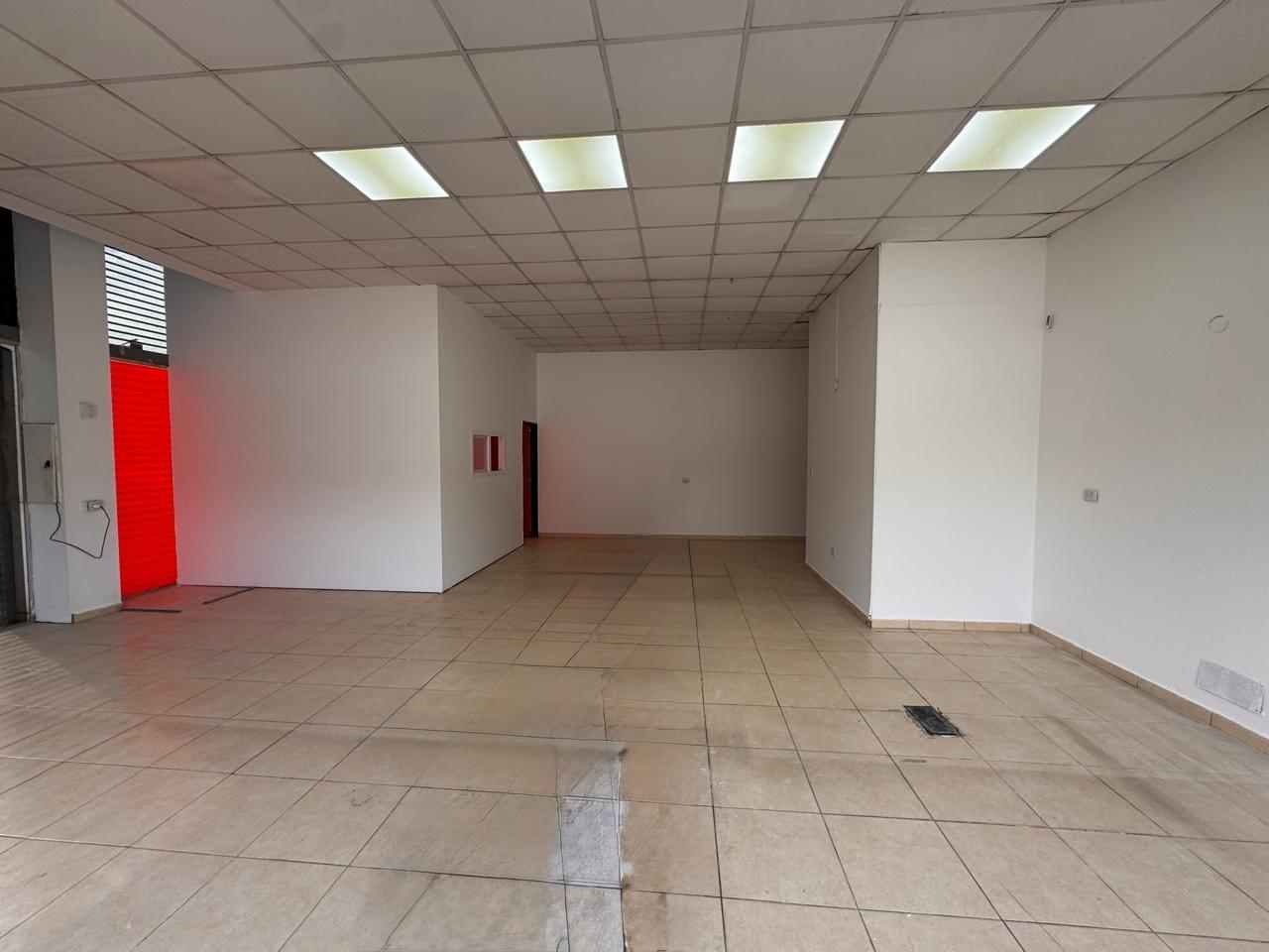 Foto de LOCAL ZONA SUR AV. BERNARDINELLI 3200 70m2, imagen 1