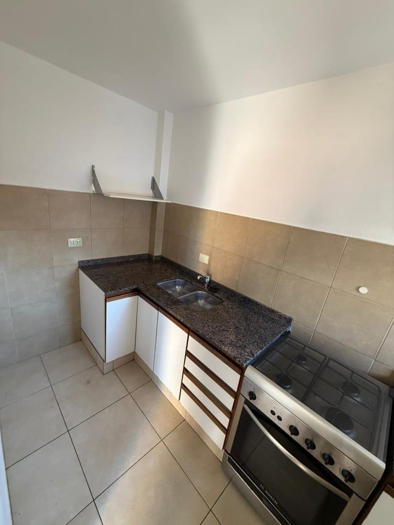 Foto de ALQUILER DUPLEX 1 DORM MAS ESCRITORIO - A MTRS DE CIUDAD UNIVERSITARIA, imagen 4