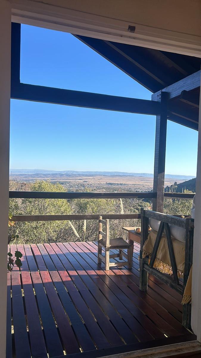 Casa en Venta con Gran Vista Abiera en La Cumbre 3