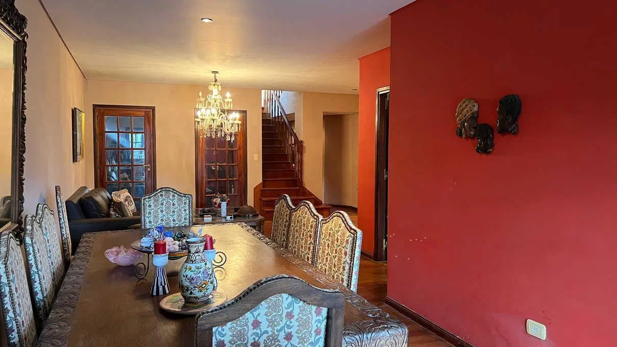 Casa estilo inglés en San Isidro 3 dormitorios, 1 en Suite sobre terreno de 300 m² 4