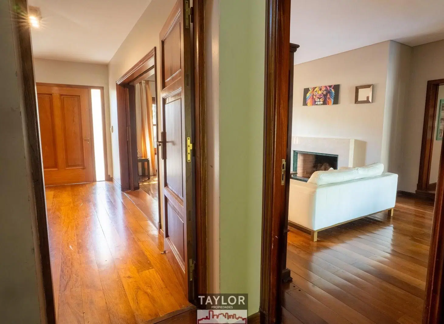 Excelente casa en venta en la mejor zona de Martinez 2