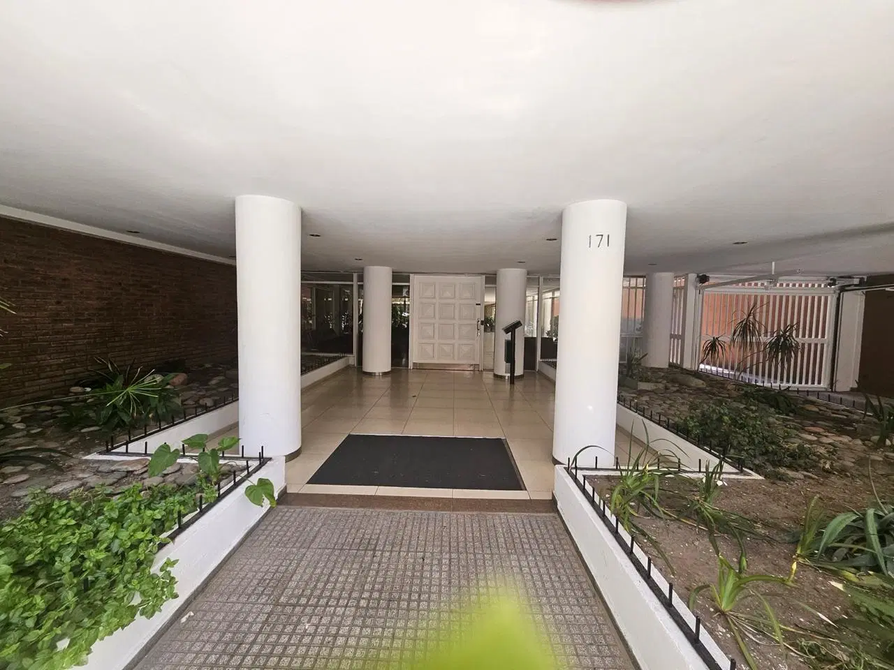 Departamento en Venta en el Centro de San Isidro 3