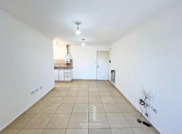 A MTS DE AV COLON - AMPLIO - LUMINOSO - 1 DORM - TERRAZA - BALCON 4