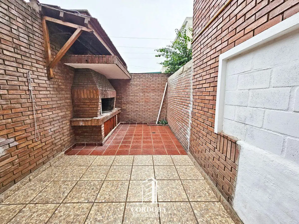 DUPLEX TIPO CASA - INGRESO INDEPENDIENTE - SIN EXPENSAS - PATIO 3