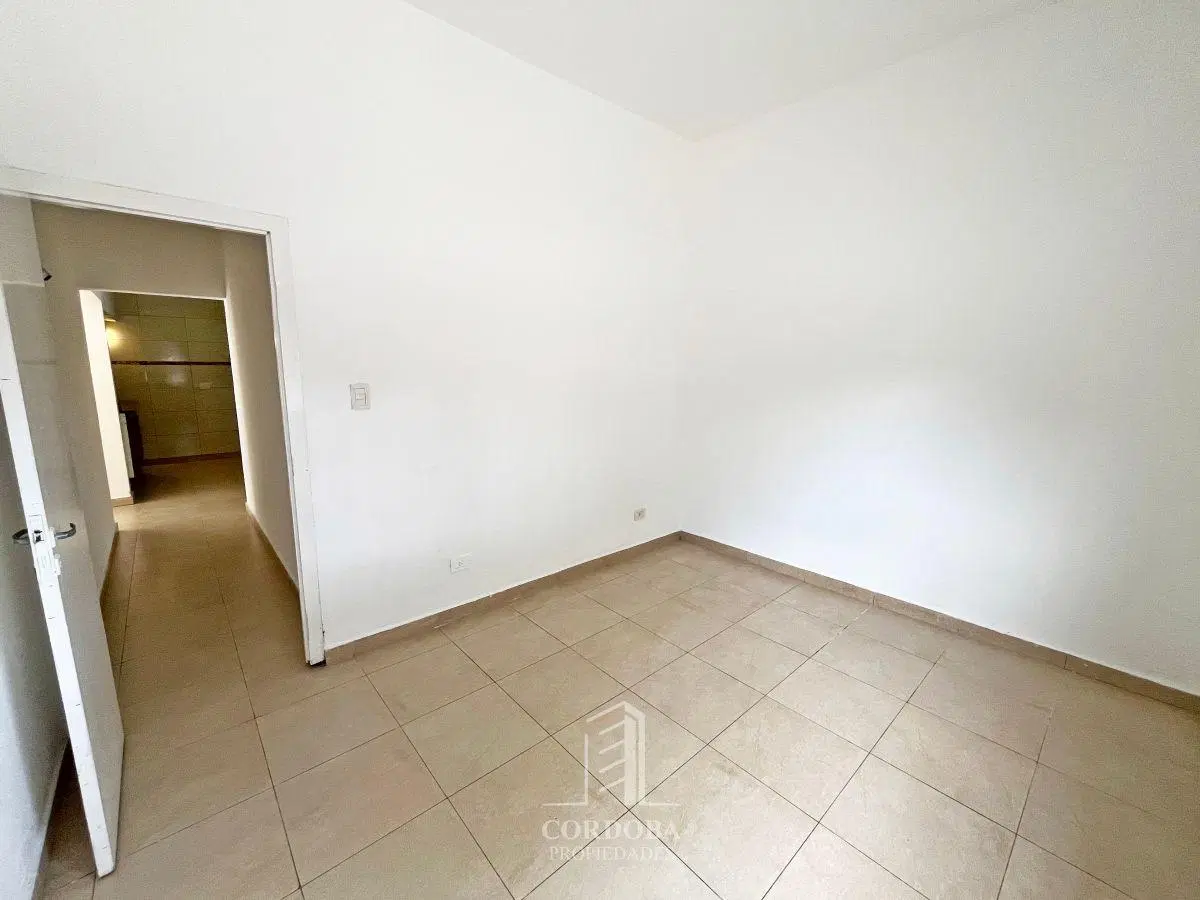 SAN JERONIMO - 2 DORM - PATIO - PLANTA BAJA - FRENTE - INDEPENDIENTE - EXPENSAS BAJAS 2