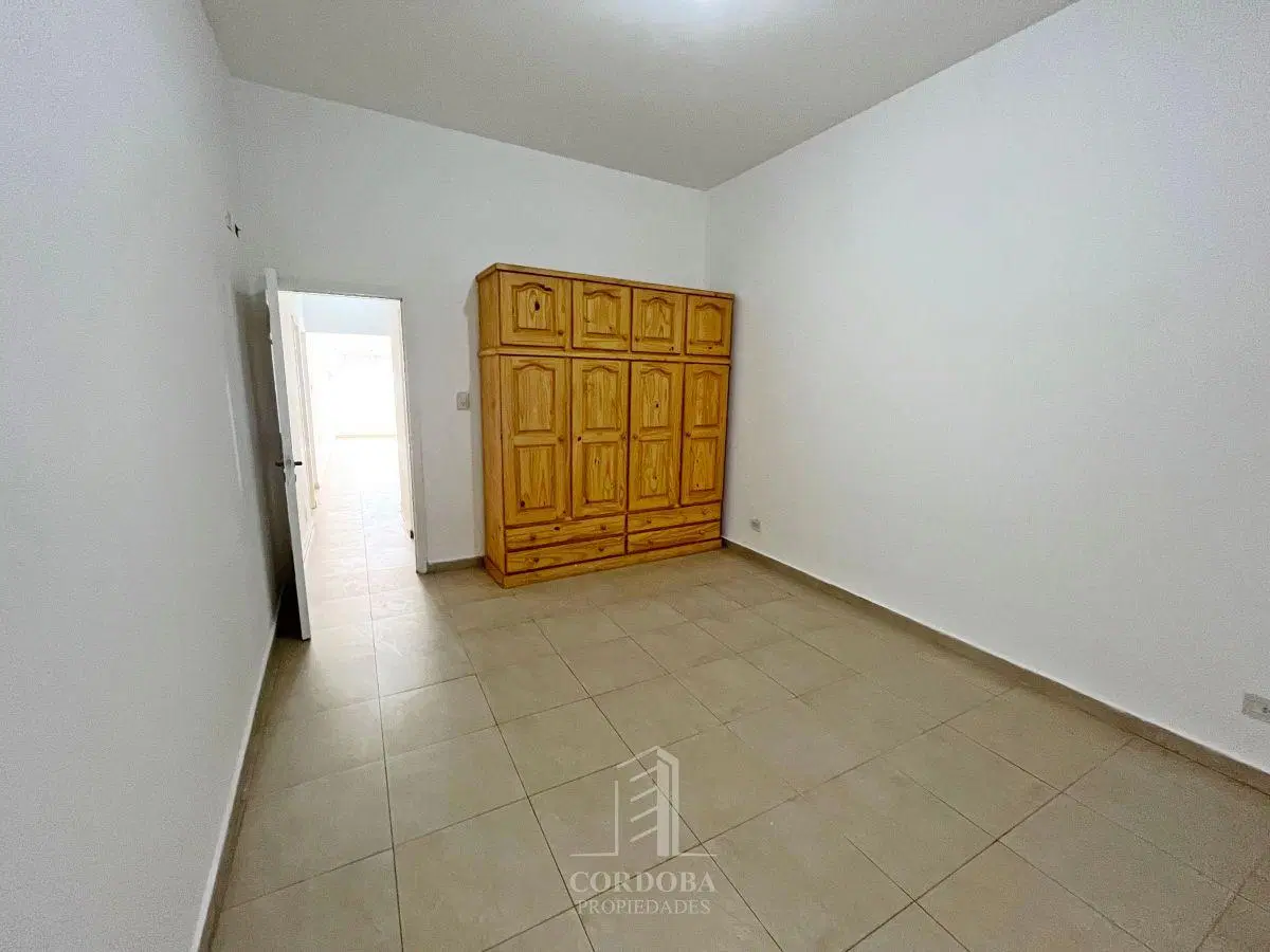 SAN JERONIMO - 2 DORM - PATIO - PLANTA BAJA - FRENTE - INDEPENDIENTE - EXPENSAS BAJAS 4