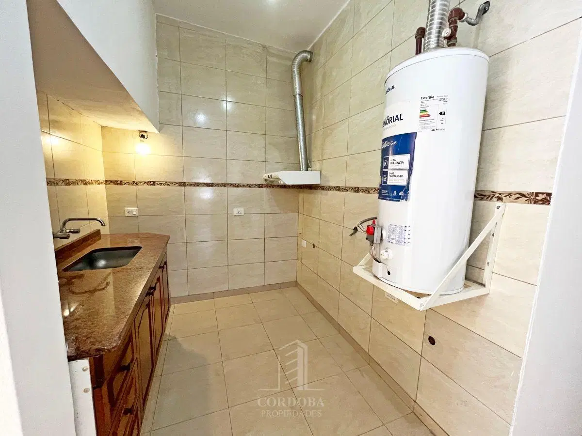 SAN JERONIMO - 2 DORM - PATIO - PLANTA BAJA - FRENTE - INDEPENDIENTE - EXPENSAS BAJAS 1