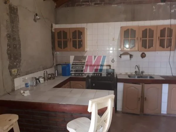 En Venta Casa con Edificacion, de Grandes Dimensiones en Florencio Varela, 150 m² Edificados con 300 4