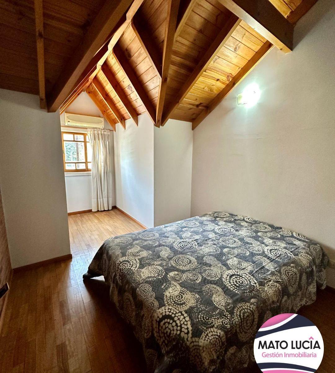 Casa Sobre Lote Propio + Local en Planta Baja - 475 m² Totales - Oportunidad! 2