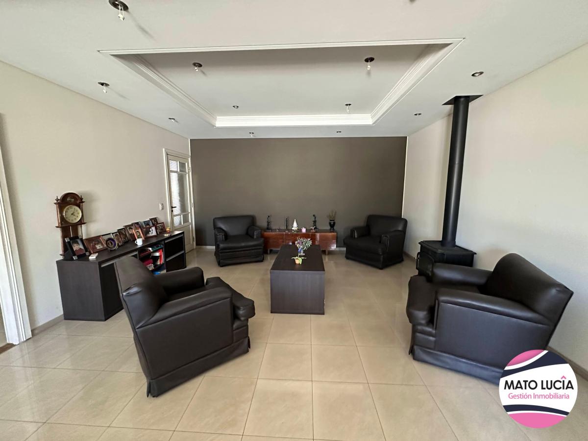 Casa Sobre Lote Propio + Local en Planta Baja - 475 m² Totales - Oportunidad! 4