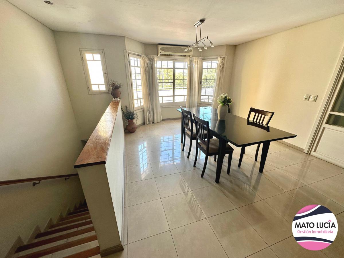 Casa Sobre Lote Propio + Local en Planta Baja - 475 m² Totales - Oportunidad! 5