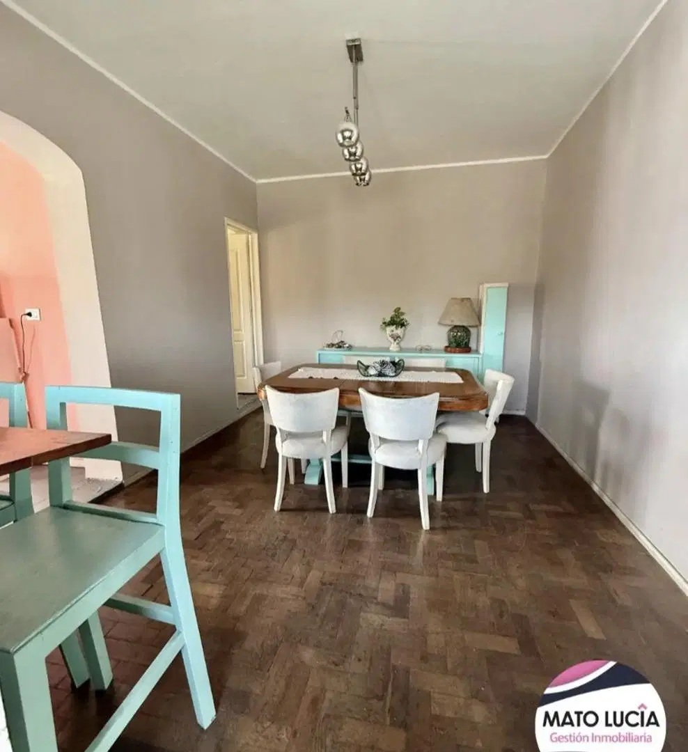 IMPECABLE PH PRIMER PISO POR ESCALERA CON BALCON Y TERRAZA 2