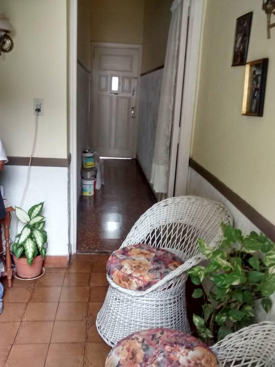 CASA EN EXCELENTE UBICACION, A MTS, DE PLAZA BROWN. OPORTUNIDAD