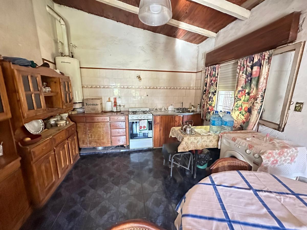 CASA SOBRE LOTE DE 10X35 APROX. COMODORO PY 2056 - Burzaco . CON FINANCIACION