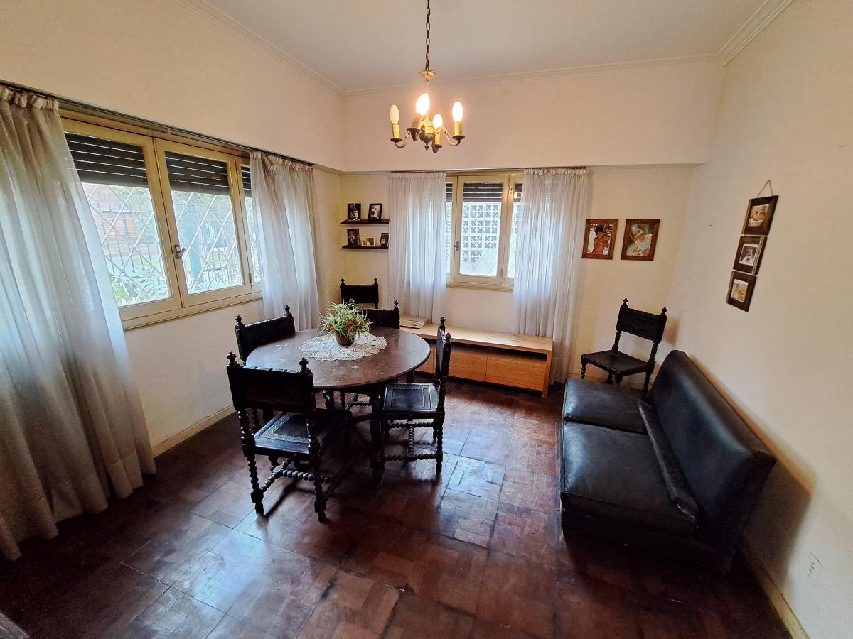 CHALET EN EXCELENTE BARRIO RESIDENCIAL. NUEVAS CONDICIONES
