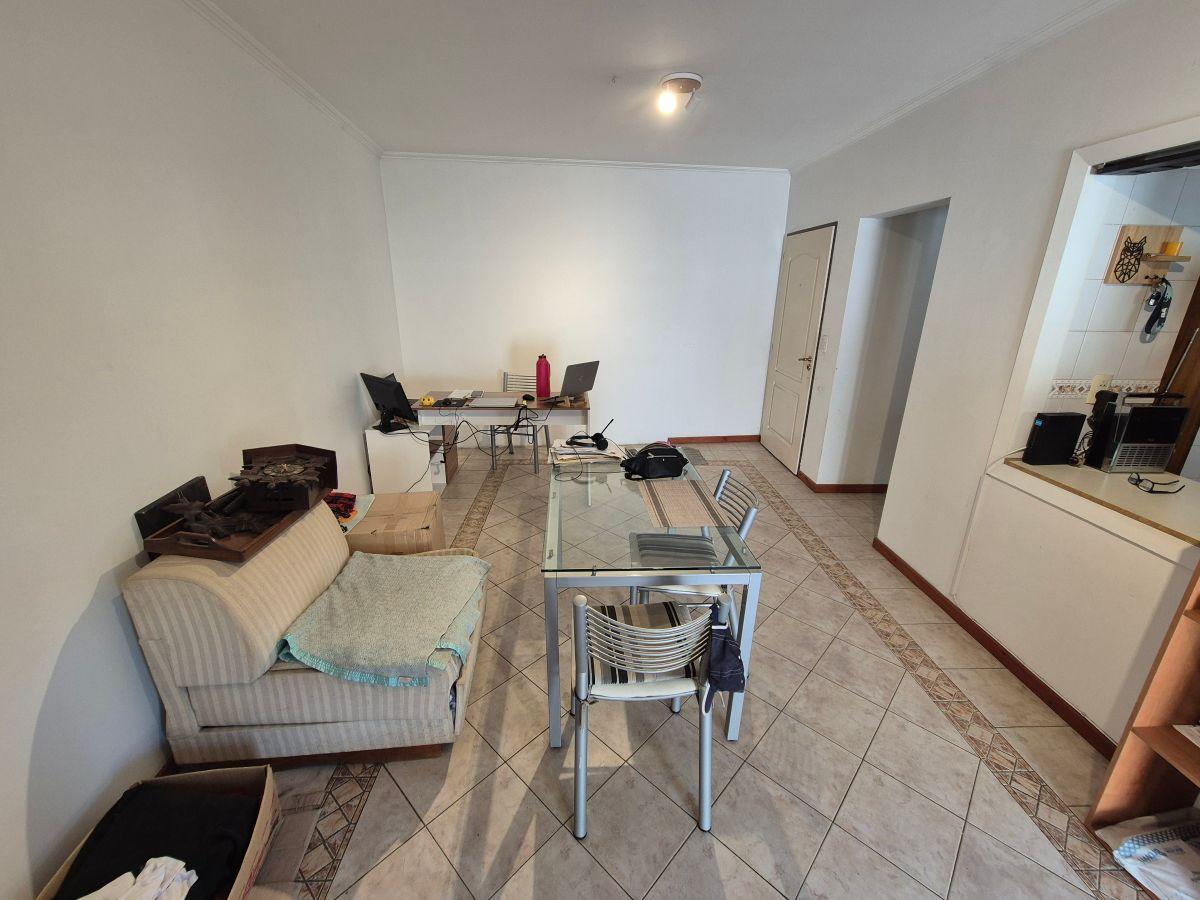 Foto de DEPARTAMENTO 2 AMBIENTES, CON AMPLIO PATIO Y COCHERA, imagen 4