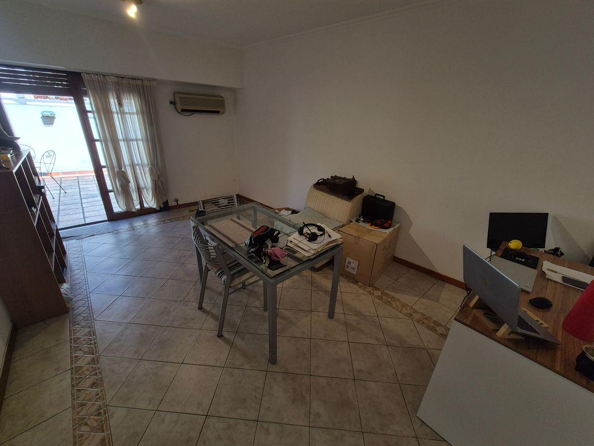 Foto de DEPARTAMENTO 2 AMBIENTES, CON AMPLIO PATIO Y COCHERA, imagen 3
