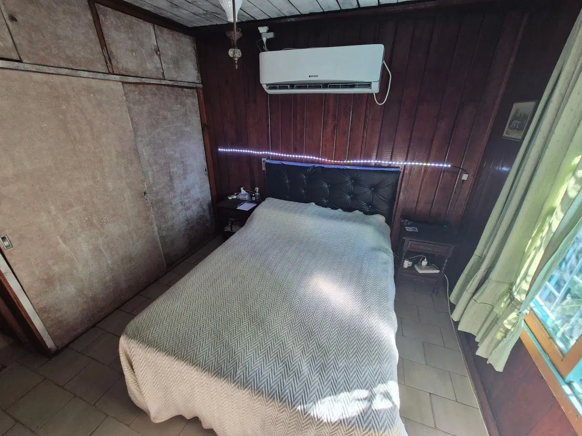 CASA EN VENTA + 2 DEPOSITOS EN EXCELENTE UBICACION 5
