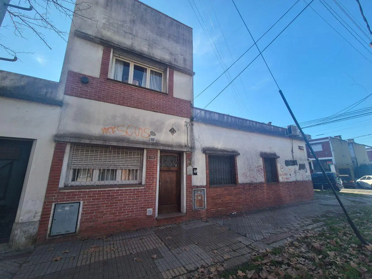 ESQUINA EN EXCELENTE UBICACION 1