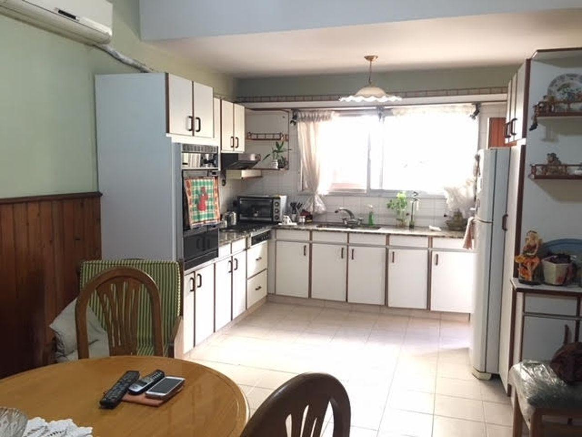 Foto de CHALET A 400 MTS DE PLAZA BROWN, imagen 1