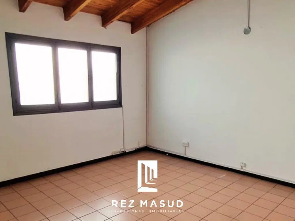 2 Oficinas en alquiler Av. Sarmiento y Belgrano 4