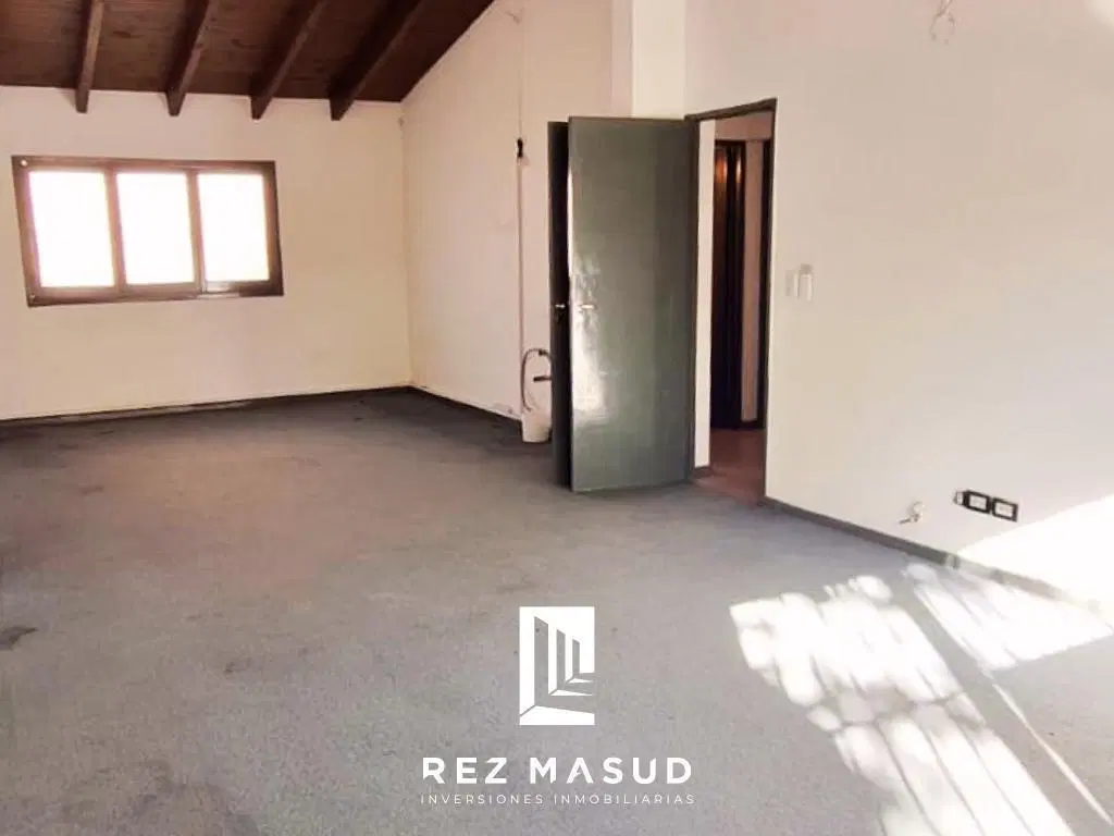 2 Oficinas en alquiler Av. Sarmiento y Belgrano 5